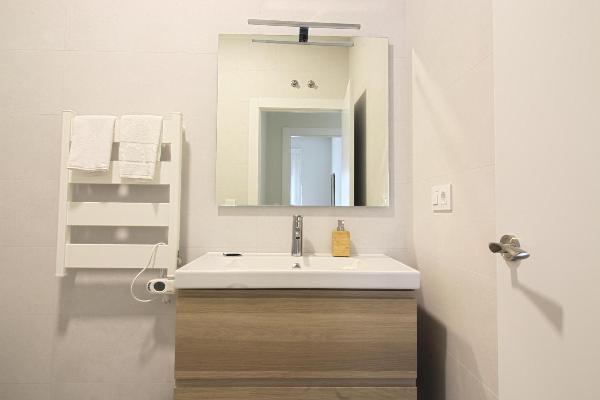 Apartamentos Costa Meron San Vicente De La Barquera Eksteriør billede