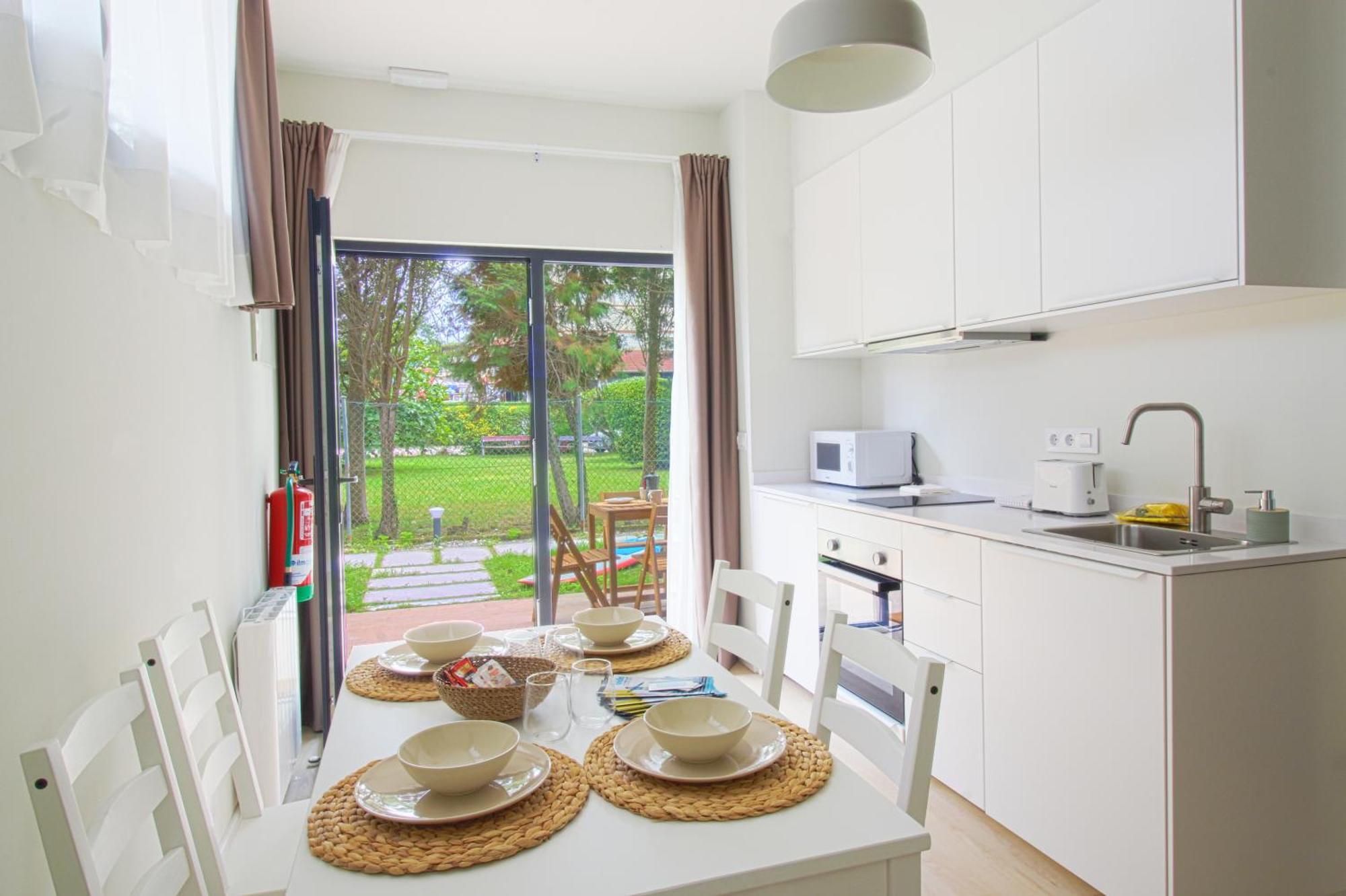 Apartamentos Costa Meron San Vicente De La Barquera Eksteriør billede